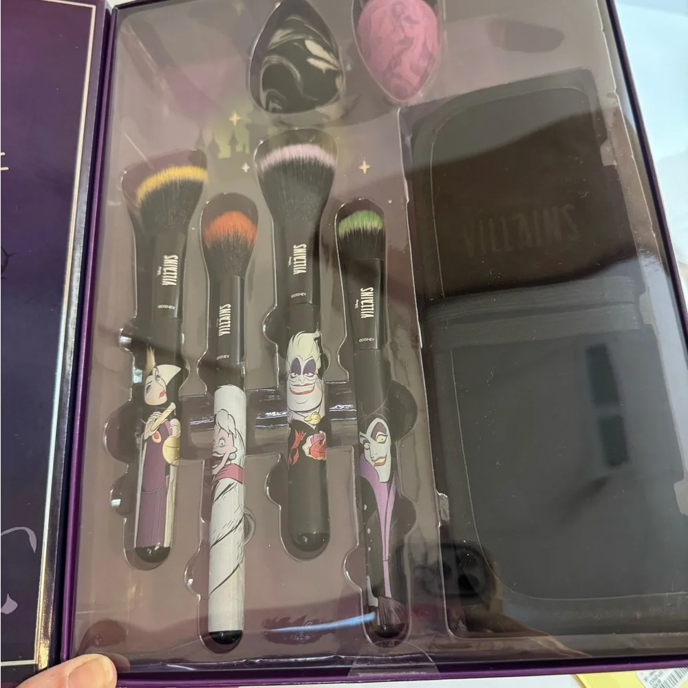 Disney Villains Makeup Brushes and Sponges Blending Set 7 piece